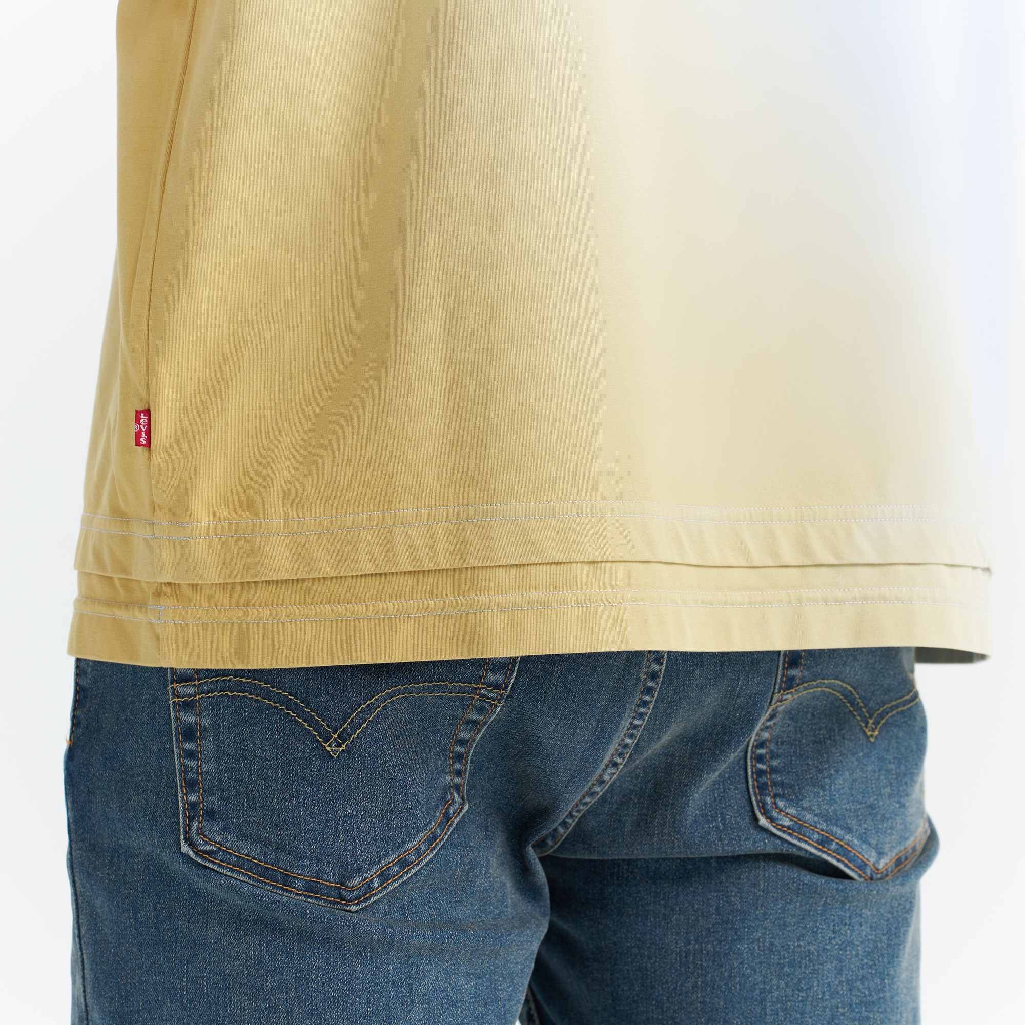 Levi's® Men's Classic Small Logo Gradient T-Shirt - Image 6