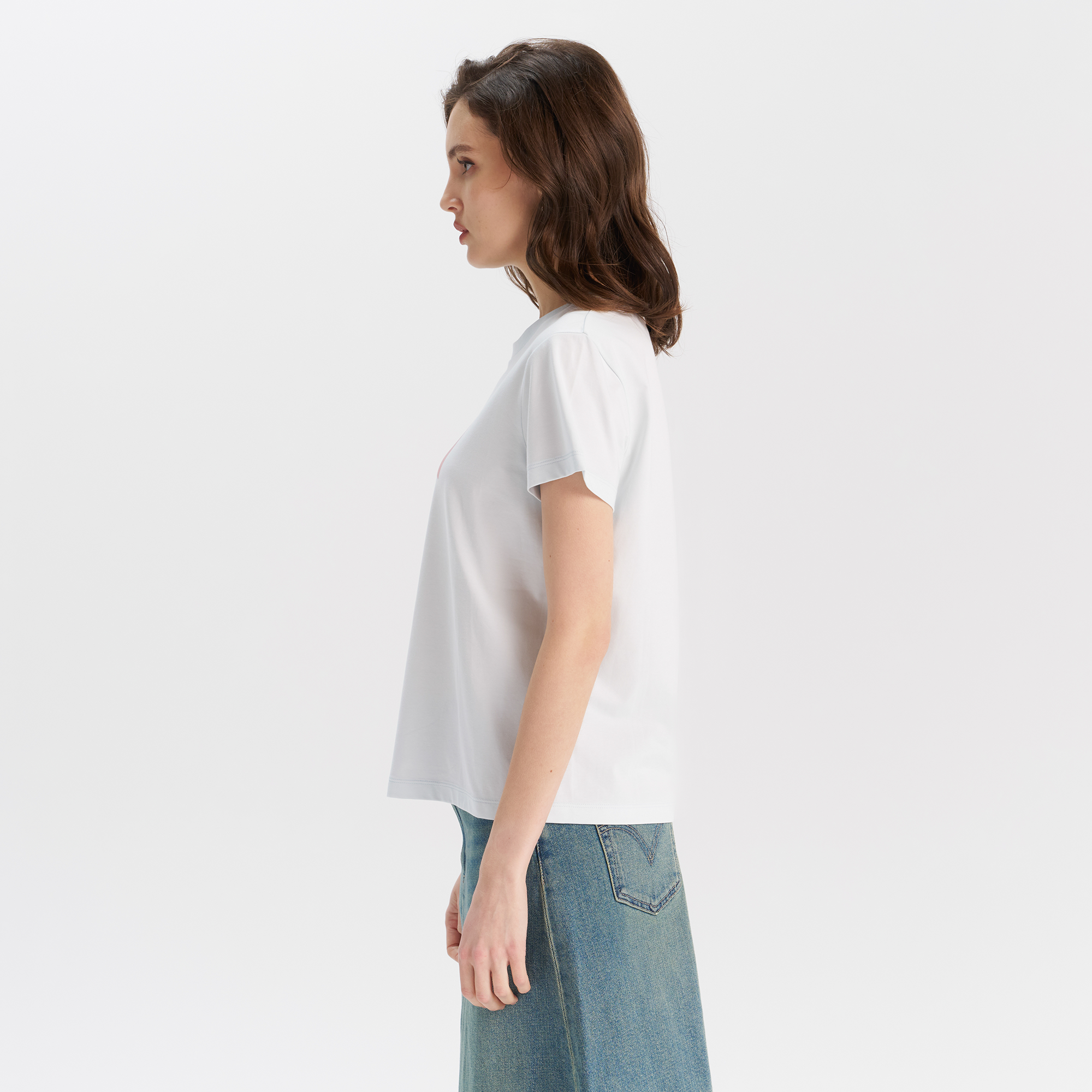 Levi's? Women's Gradient Logo Crew Neck T-Shirt - Image 5