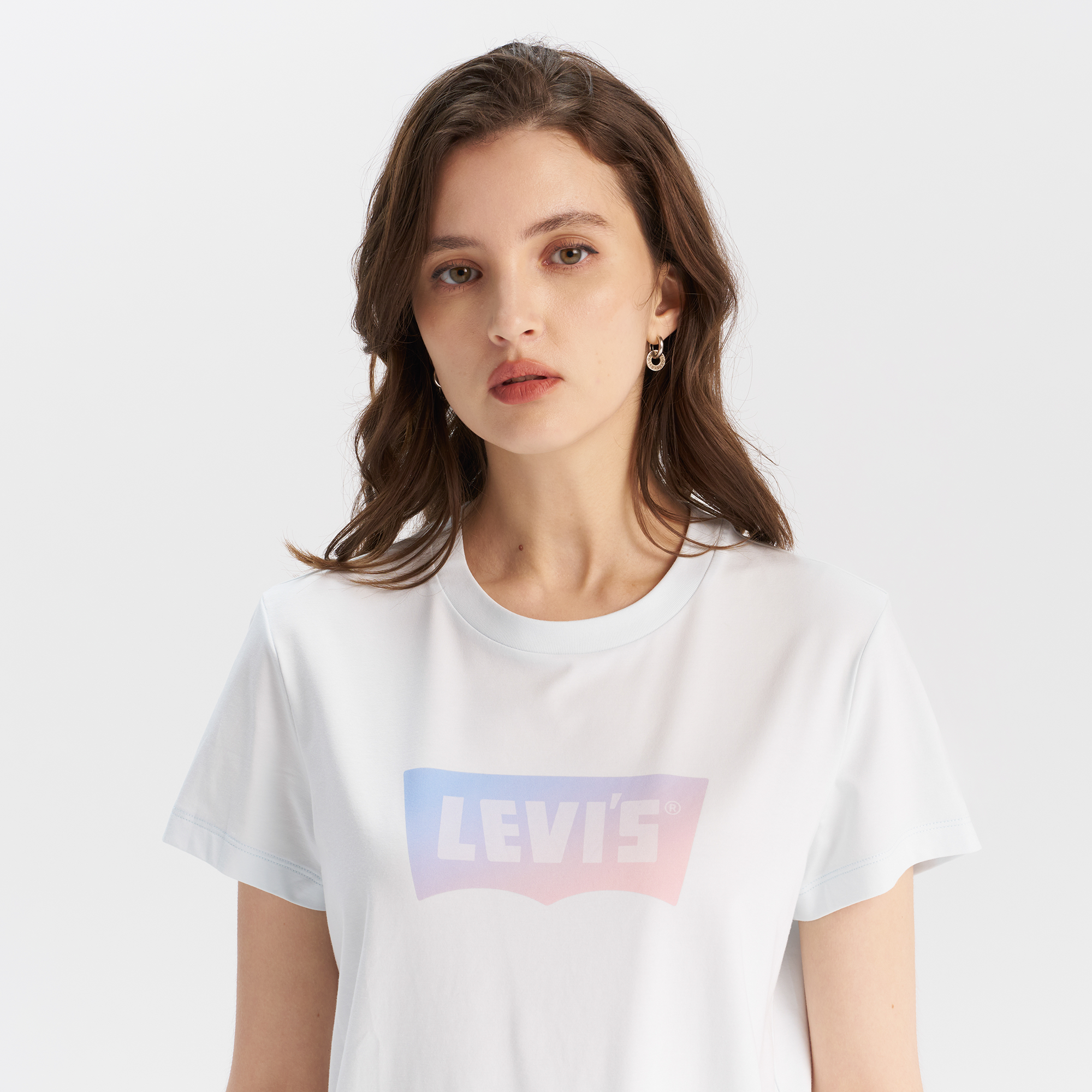 Levi's? Women's Gradient Logo Crew Neck T-Shirt - Image 3