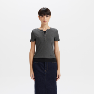 Levi's? Women's V-Neck Short Sleeve Logo Tee