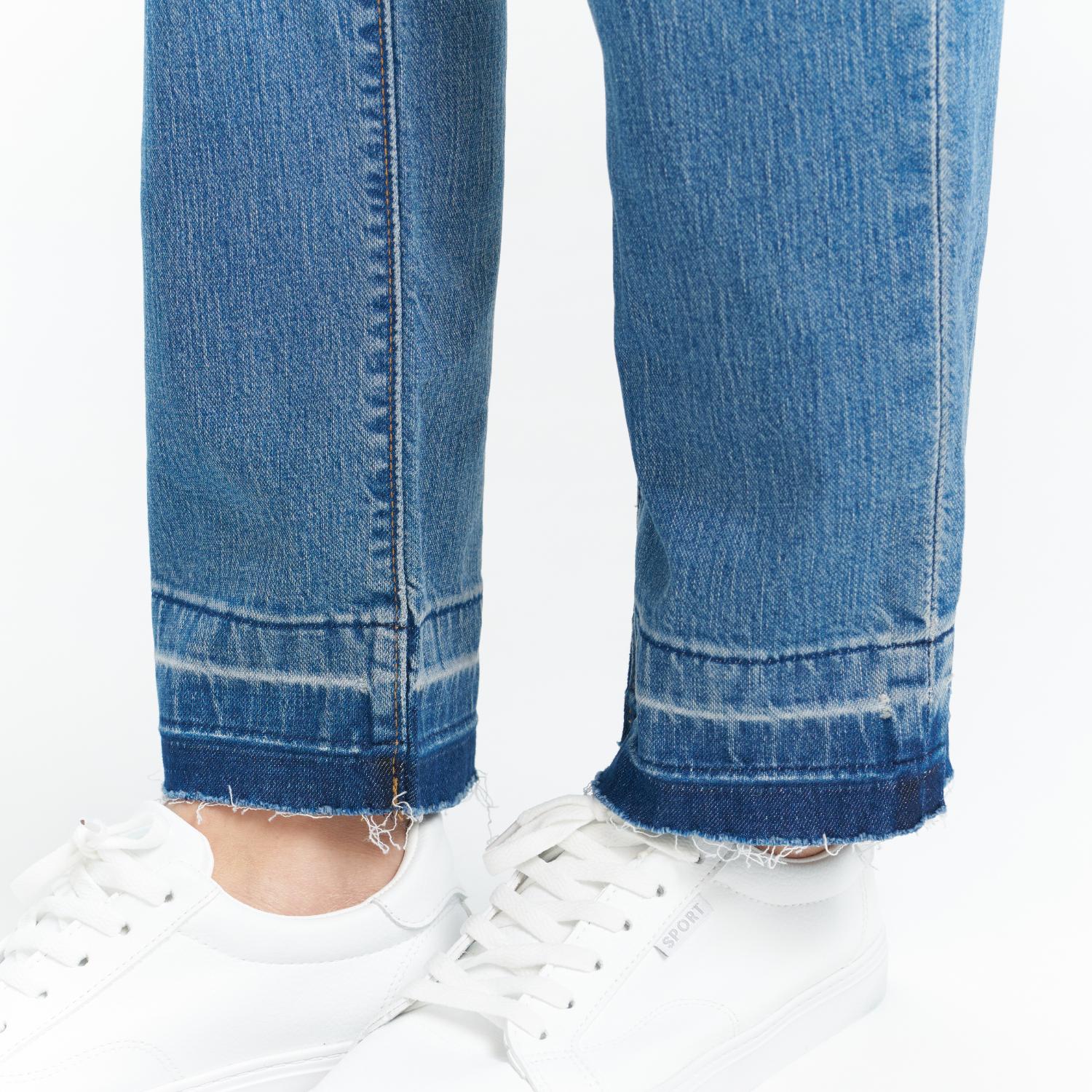 Levi's® Women's 724™ Performance Cool High-Waisted Straight Jeans - Image 6