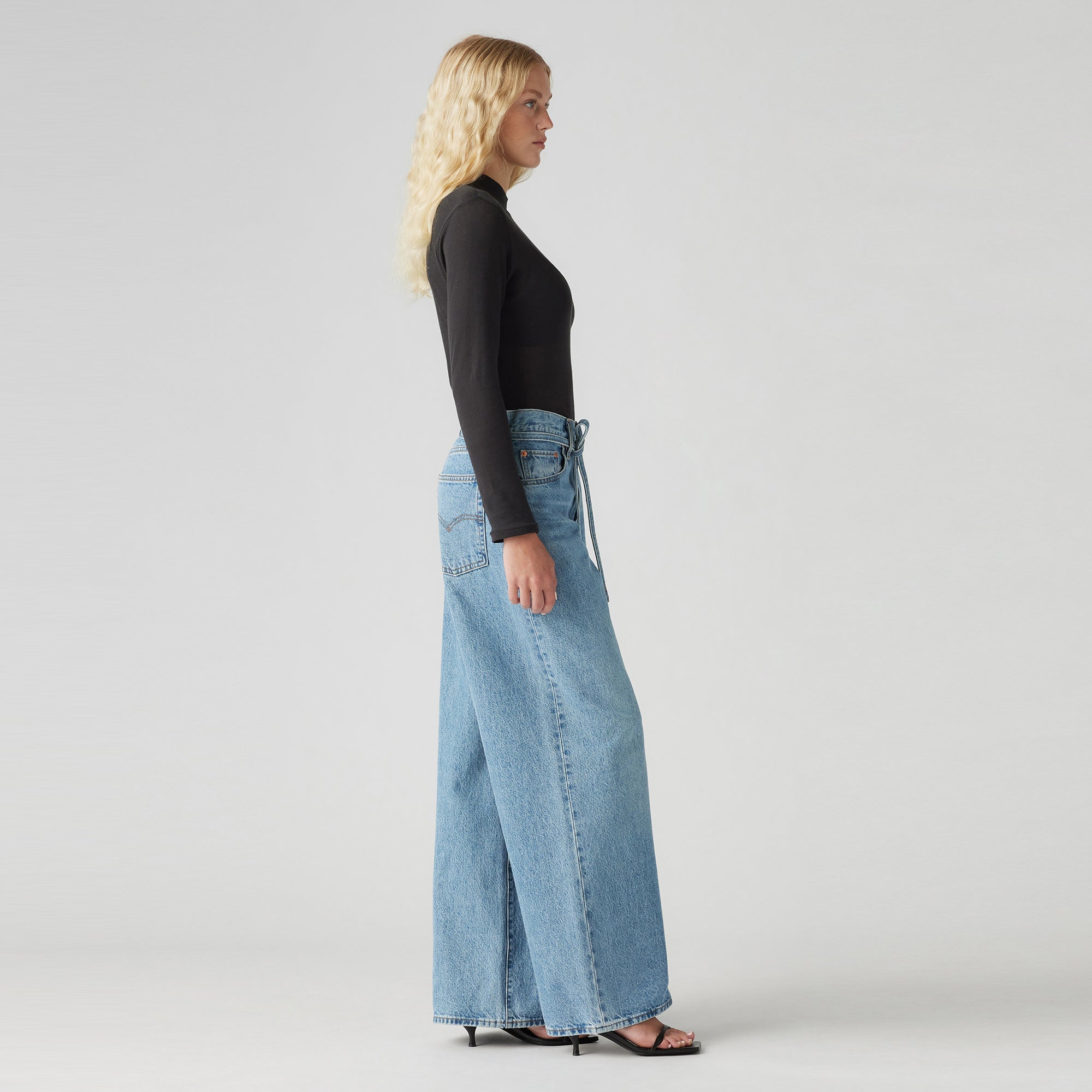 Levi's® Women's XL Straight Jeans - Image 3