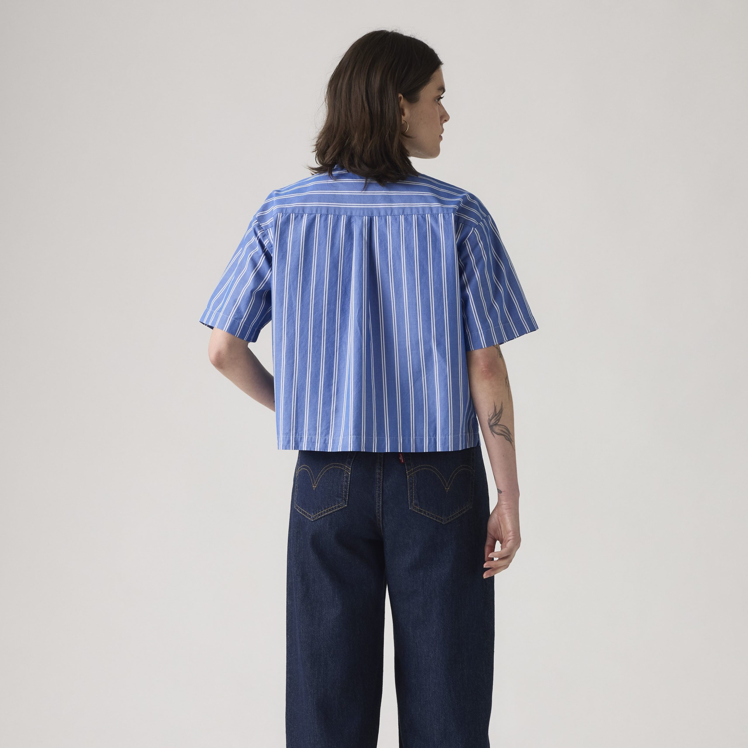 Levi's® Women's Harlie Short-Sleeve Cropped Shirt - Image 4