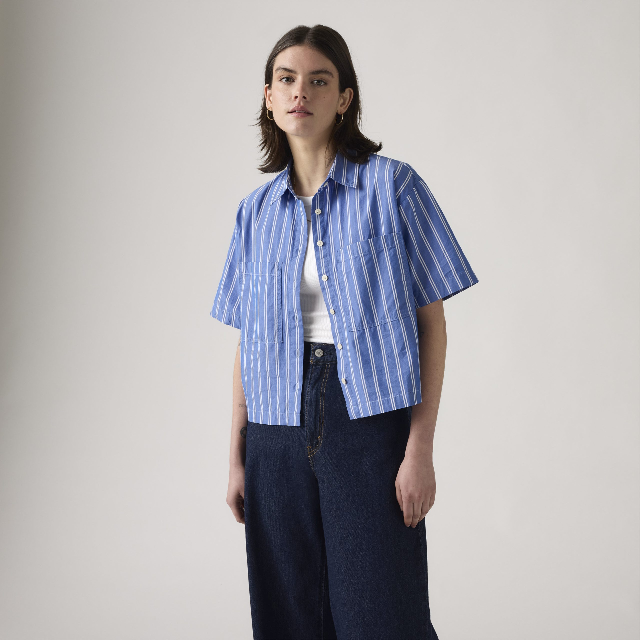 Levi's® Women's Harlie Short-Sleeve Cropped Shirt - Image 3